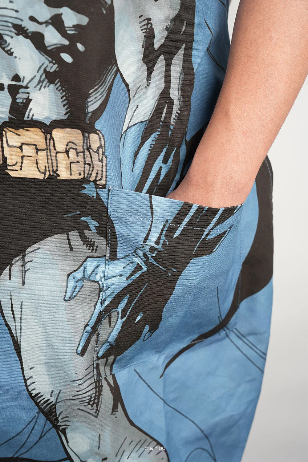 Chef's Apron | Batman™ Edition | Blue Legend | 100% Breathable Cotton | Dalstrong © - Image 7